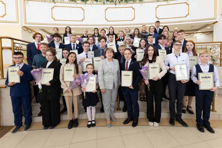 Торжественная церемония награждения победителей и призёров всероссийских и международных конкурсных мероприятий интеллектуальной направленности по итогам 2023/24 учебного года.